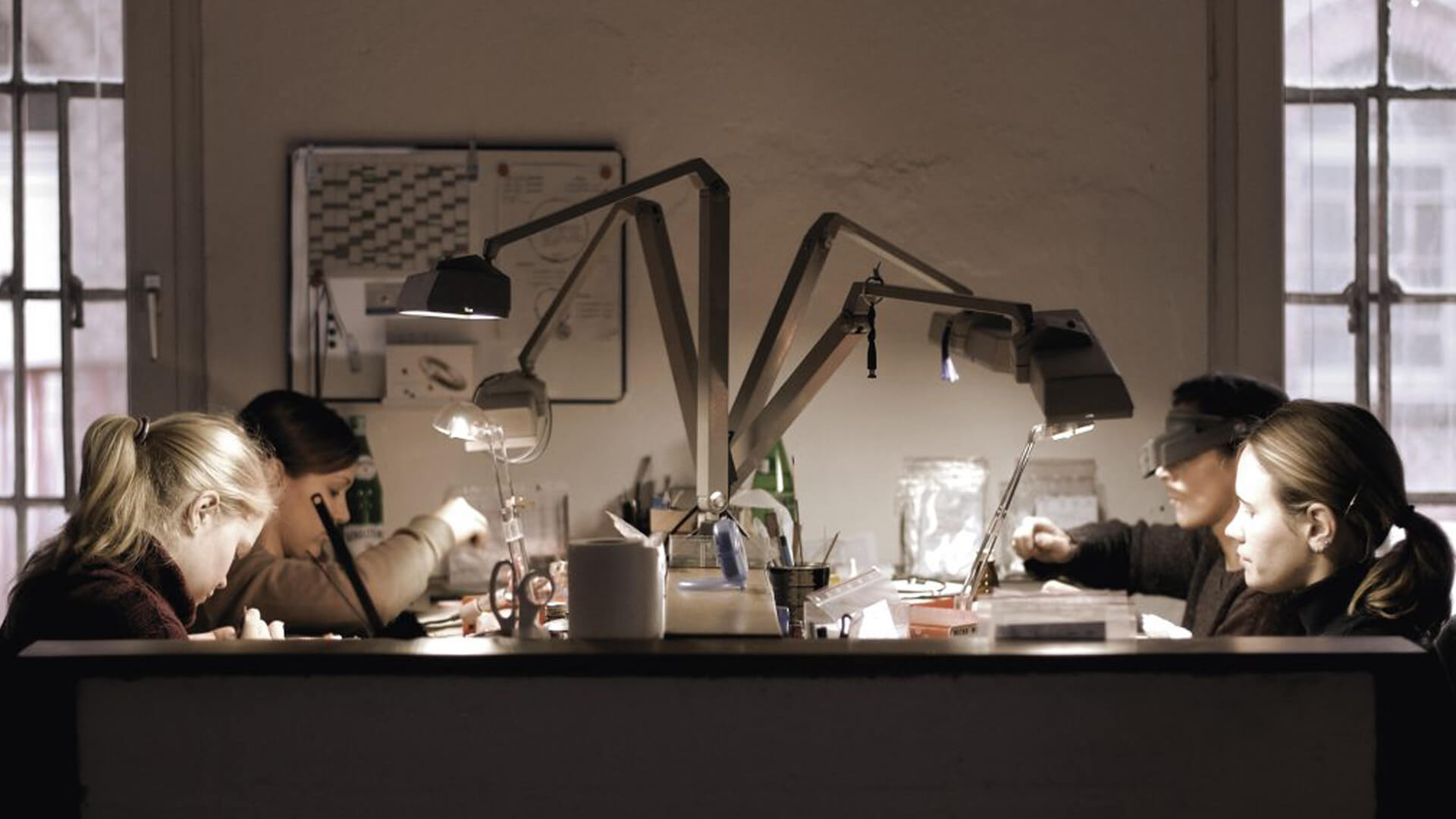 Schmuckwerk: handgefertigter Schmuck, der mit originellen Ideen überrascht