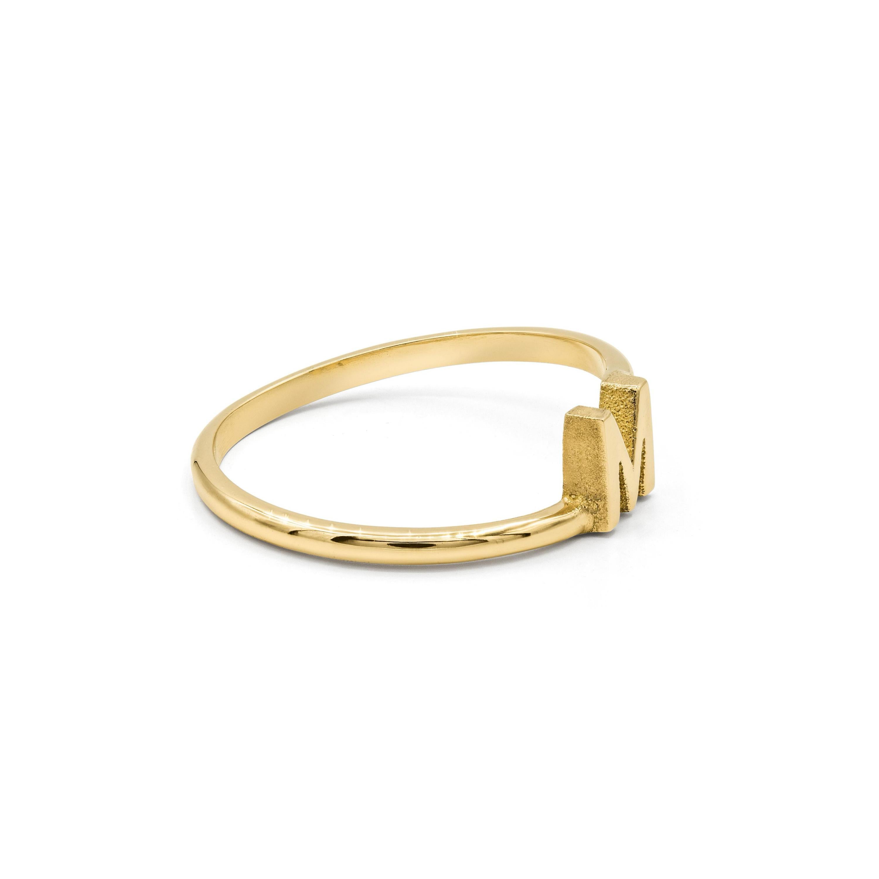 Minitials ring letter yellow gold R-ENT-M