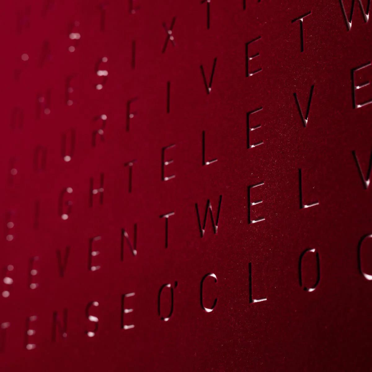 Qlocktwo Frontcover für Wanduhr Earth 45 | Red Velvet | FCRRVC