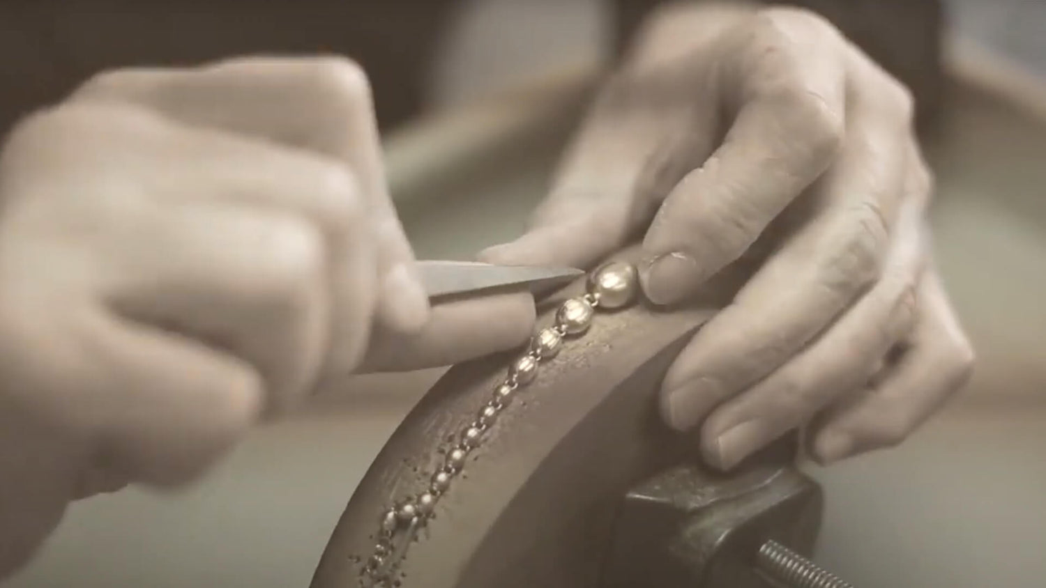 Video in der Schmuckfertigung bei Nanis