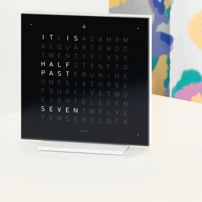Qlocktwo Tischuhr Earth 13.5, Black Ice Tea, T4PBI