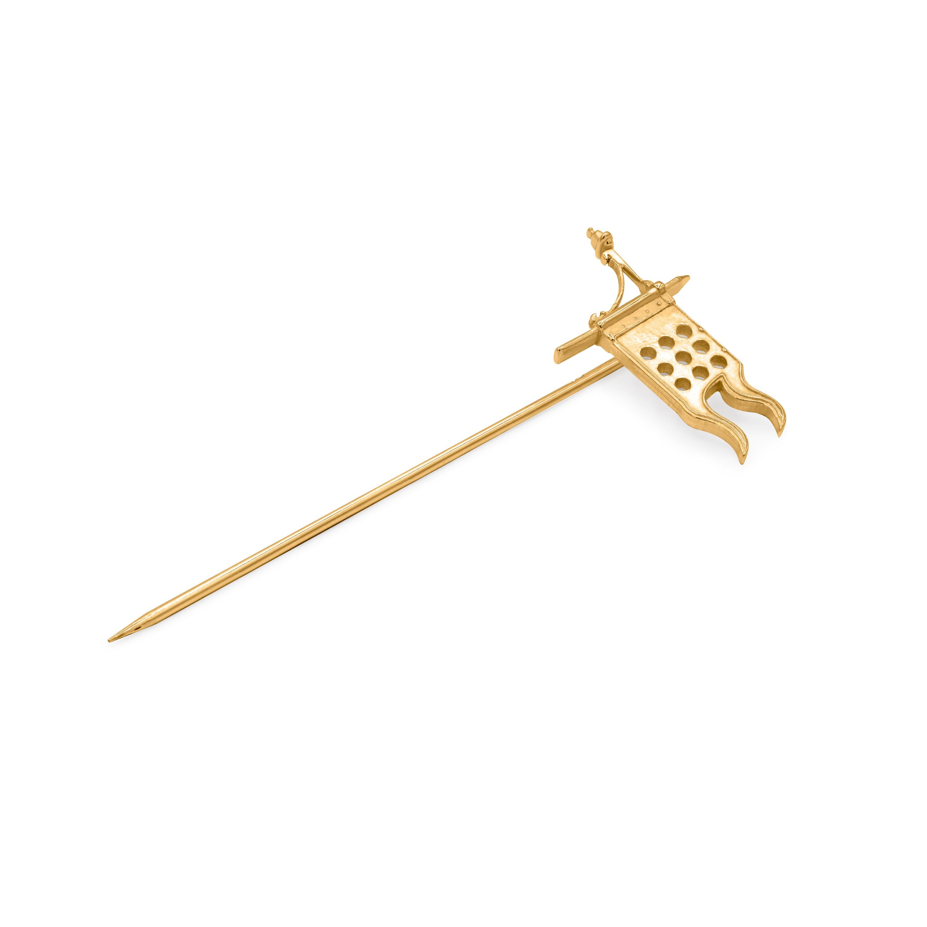 Quirinus flag pin, gold-plated silver