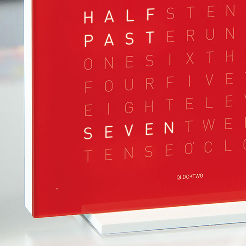 Qlocktwo Tischuhr Earth 13.5 | Cherry Cake | T4PCC