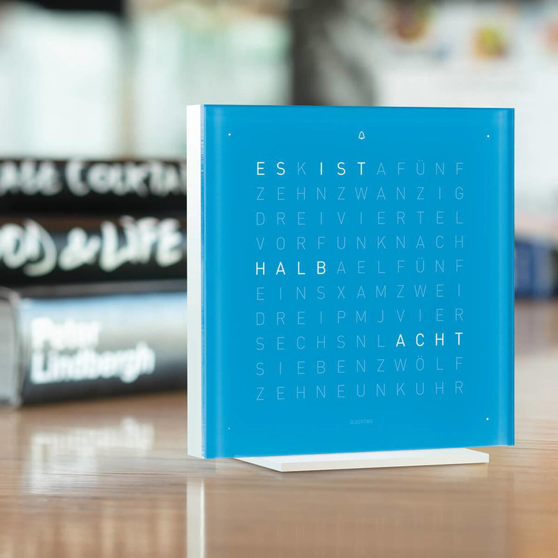 Qlocktwo Tischuhr Earth 13.5 | Blue Candy | T4PBC