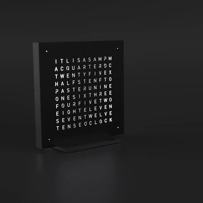 Qlocktwo Tischuhr Earth 13.5, Black Ice Tea, T4PBI