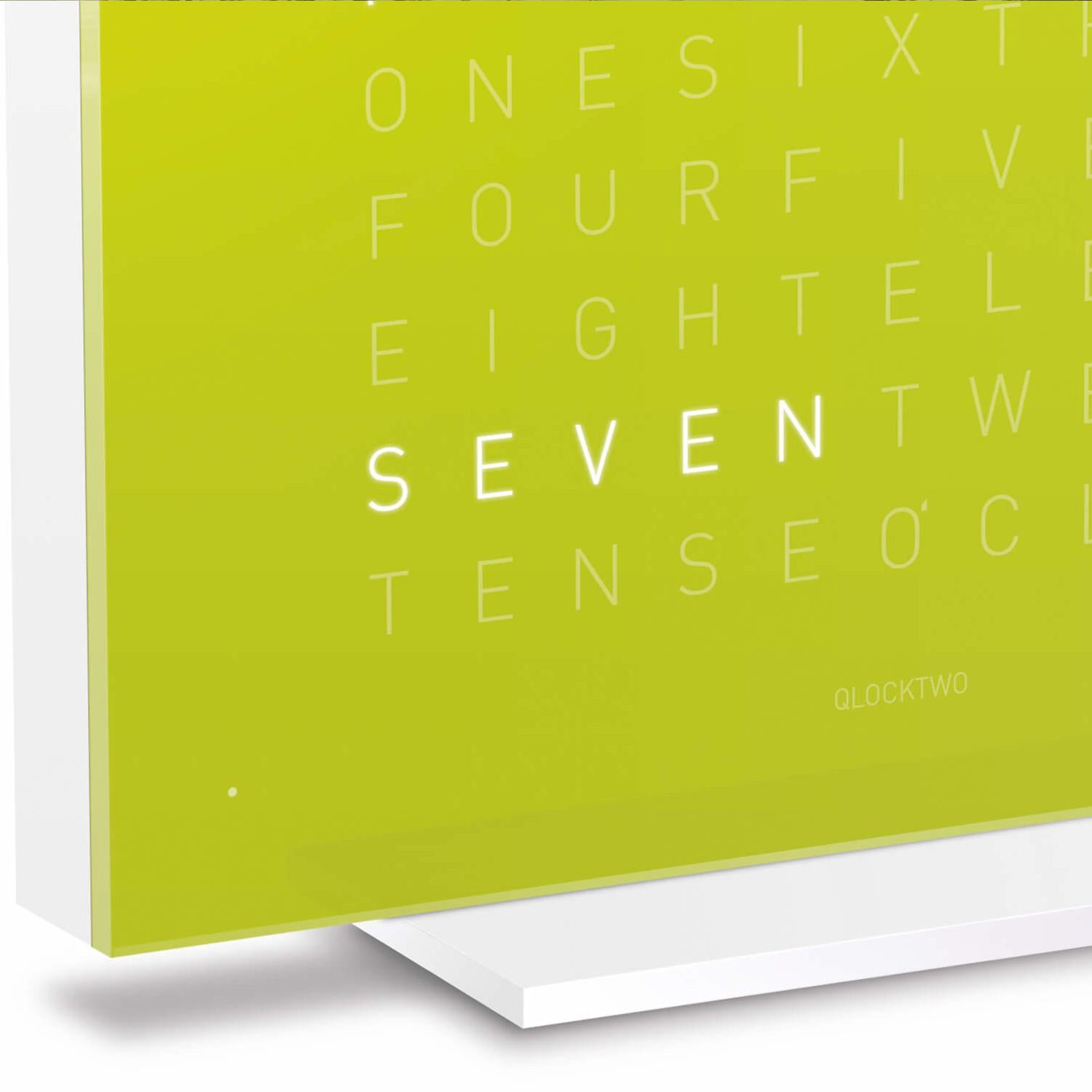 Qlocktwo Tischuhr Earth 13.5 | Lime Juice | T4PLJ